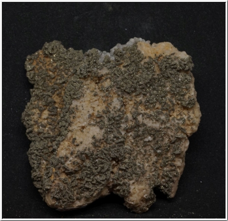 Pyrit auf Calcit - Herold